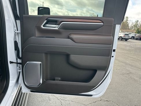 Used 2025 GMC Sierra 2500 Denali w/ Denali Reserve Package image 17