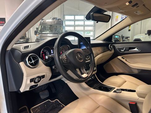Used 2019 Mercedes-Benz GLA 250 4MATIC image 14
