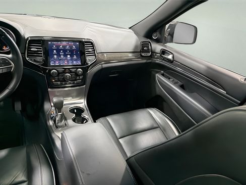 Used 2020 Jeep Grand Cherokee Overland AWD/4WD image 30
