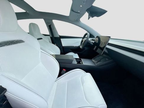 Used 2025 Tesla Model 3 Performance image 29