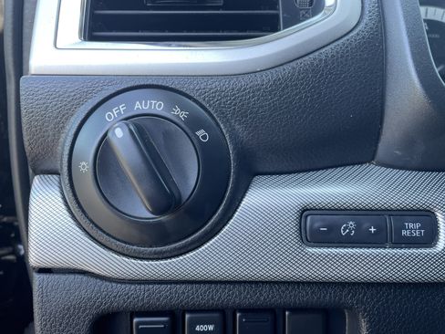 Used 2017 Nissan Titan PRO-4X AWD/4WD image 31