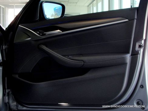 Used 2023 BMW 540i w/ M Sport Package image 29