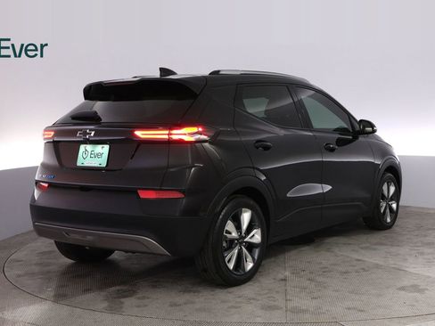 Used 2023 Chevrolet Bolt EUV LT w/ Convenience Package FWD image 3