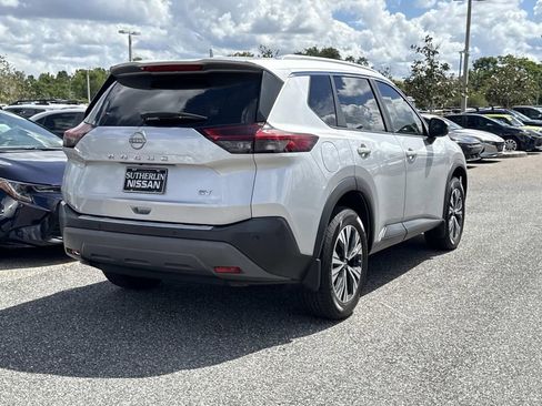 Used 2022 Nissan Rogue SV w/ SV Premium Package FWD image 4