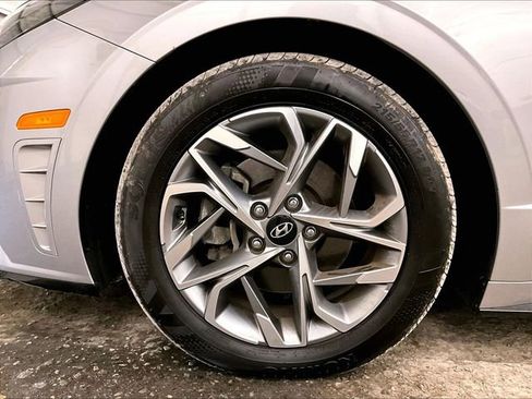 Used 2020 Hyundai Sonata SEL w/ Premium + Sunroof Package FWD image 8