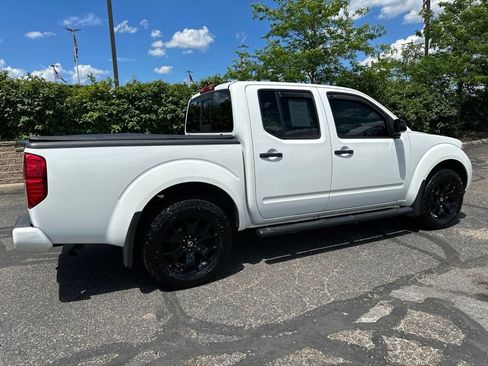 Used 2020 Nissan Frontier SV w/ Midnight Edition Floor Mats AWD/4WD image 12