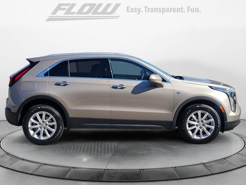 Used 2023 Cadillac XT4 Luxury w/ Cold Weather Package image 10