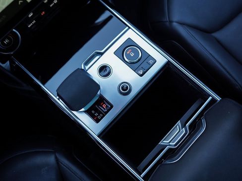 Used 2022 Land Rover Range Rover SE image 33