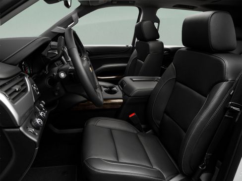 Used 2018 Chevrolet Suburban LT RWD image 17