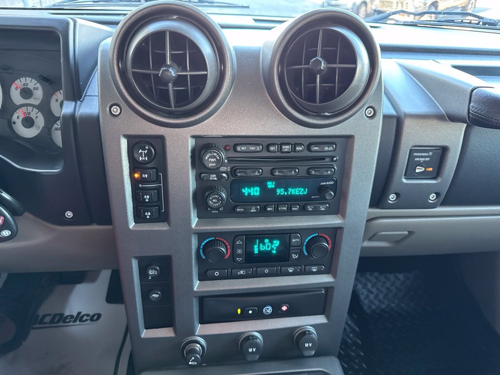 Used 2004 HUMMER H2 w/ Preferred Equipment Group AWD/4WD image 22