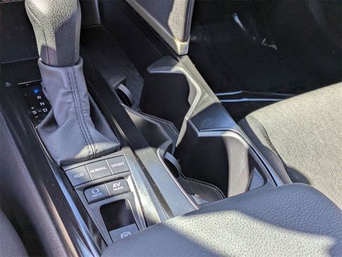 Used 2025 Toyota Camry LE image 23