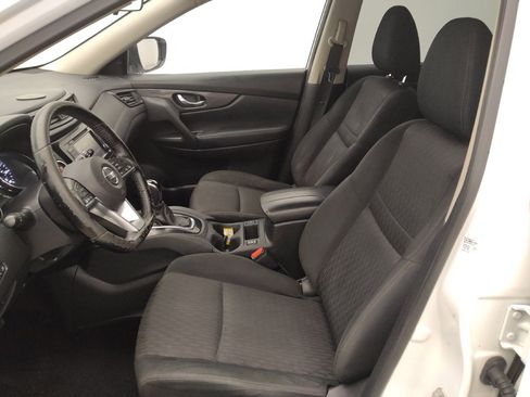 Used 2020 Nissan Rogue SV FWD image 17