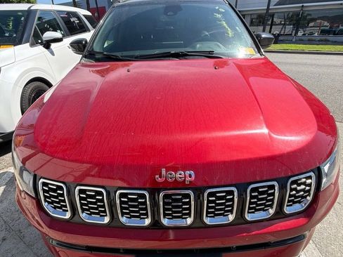 Used 2025 Jeep Compass Limited AWD/4WD image 5