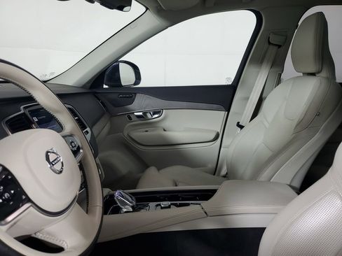 Certified 2025 Volvo XC90 B6 Ultra AWD/4WD image 23