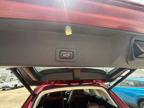 Used 2019 Subaru Ascent Touring w/ Popular Package #2 AWD/4WD image 9