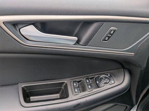 Used 2024 Ford Edge SEL image 11