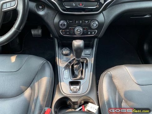 Used 2019 Jeep Cherokee Limited AWD/4WD image 14