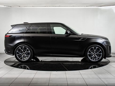 New 2026 Land Rover Range Rover Sport image 11