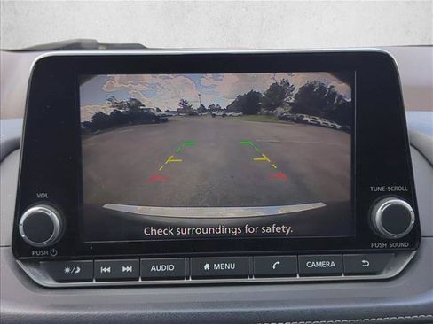 Used 2023 Nissan Rogue SV FWD image 13