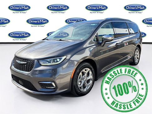 Used 2021 Chrysler Pacifica Limited image 3