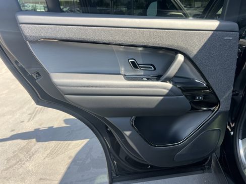 Used 2024 Land Rover Range Rover Sport SE AWD/4WD image 28