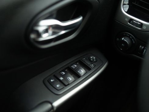 Used 2021 Jeep Cherokee Latitude Lux 80th Anniv w/ Quick Order Package 26U 80TH image 16