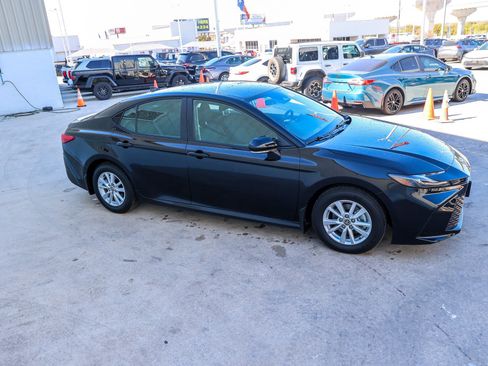 Used 2026 Toyota Camry LE image 6