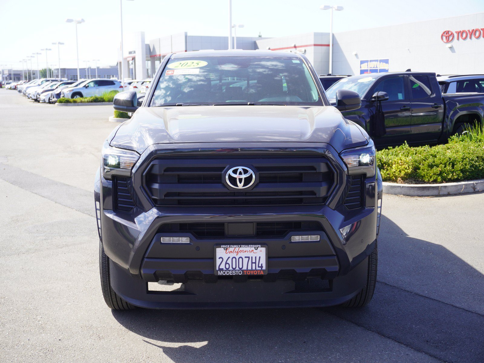 Used 2025 Toyota Tacoma SR5 AWD/4WD image 7