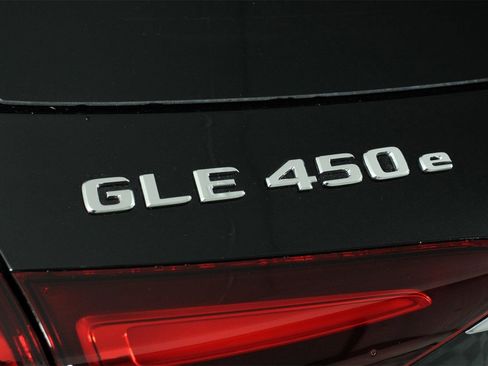 Used 2025 Mercedes-Benz GLE 450e 4MATIC image 22