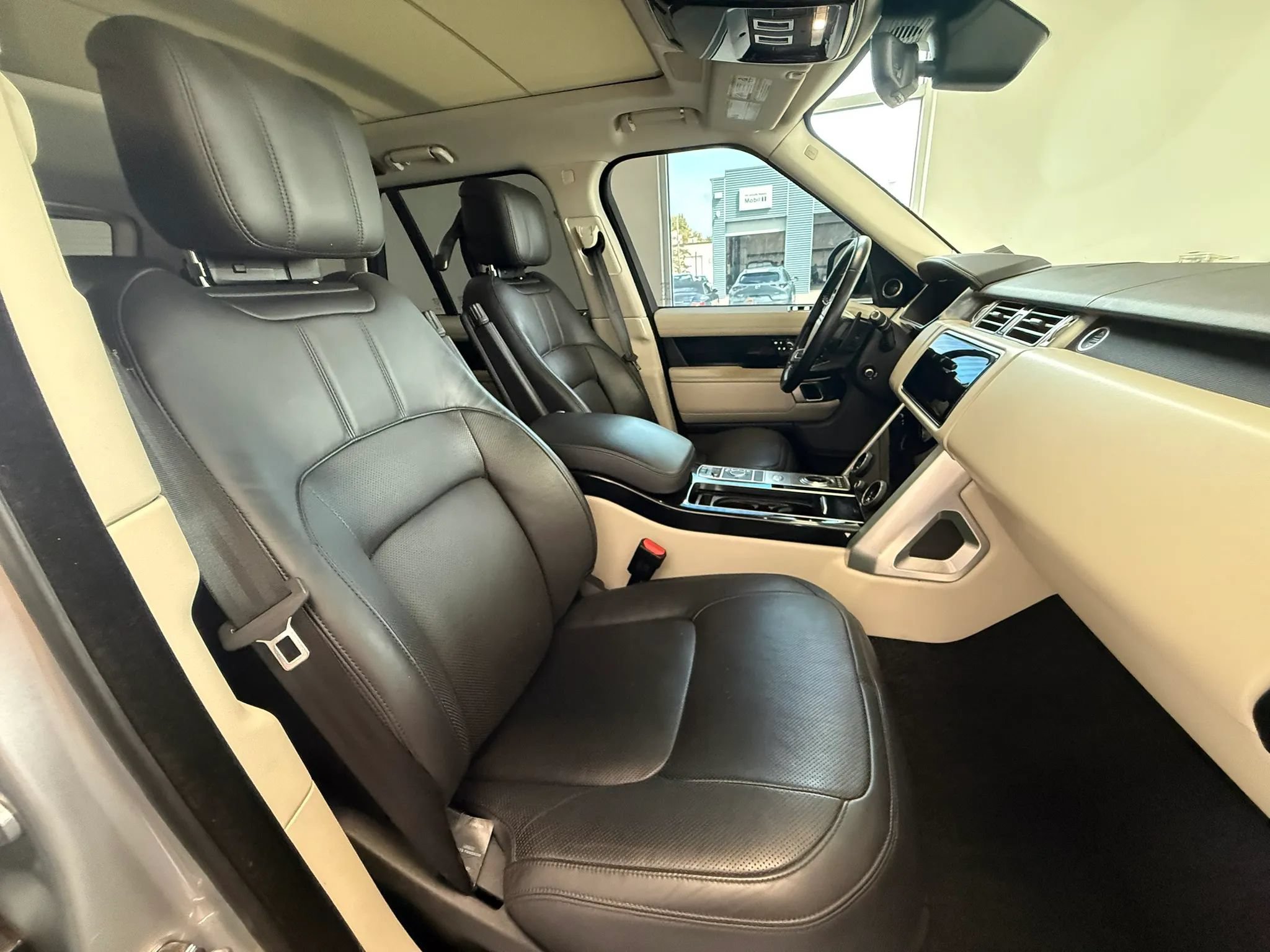 Used 2020 Land Rover Range Rover HSE AWD/4WD image 24
