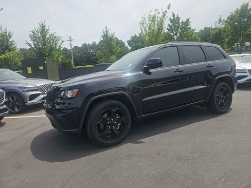 Used 2021 Jeep Grand Cherokee Freedom Edition RWD image 1