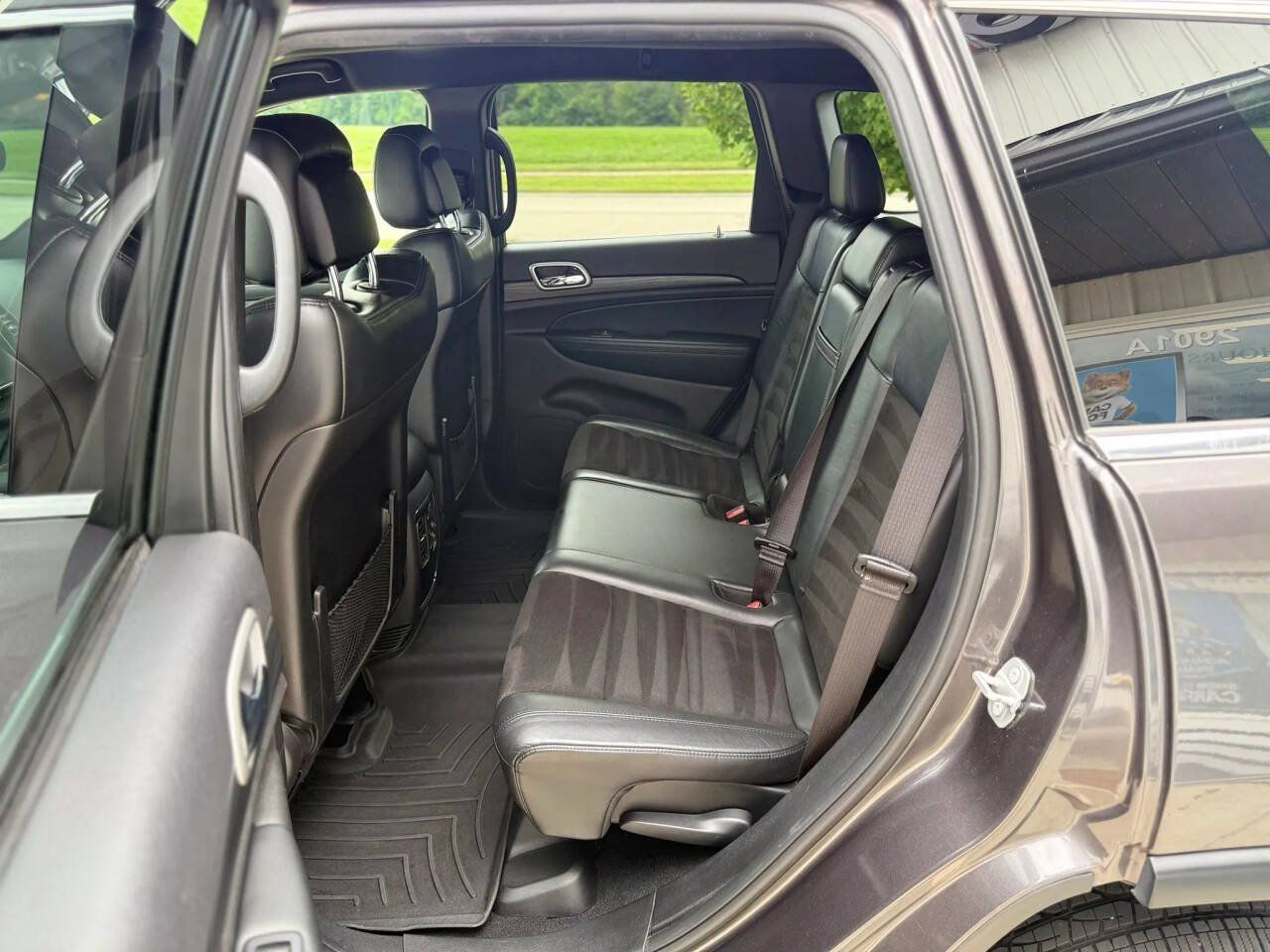 Used 2019 Jeep Grand Cherokee Laredo w/ Laredo X Package AWD/4WD image 14