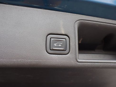 Used 2021 GMC Terrain SLT w/ LPO, Dark Accent Package AWD/4WD image 25
