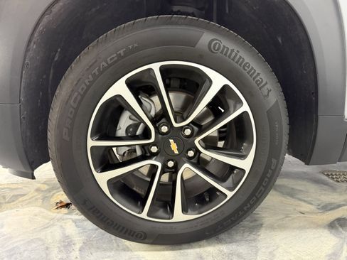 Used 2025 Chevrolet TrailBlazer LT AWD/4WD image 24