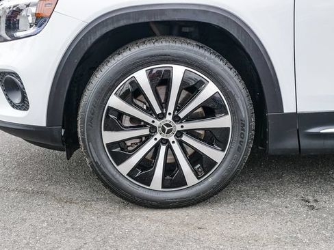 Used 2022 Mercedes-Benz GLB 250 4MATIC image 10