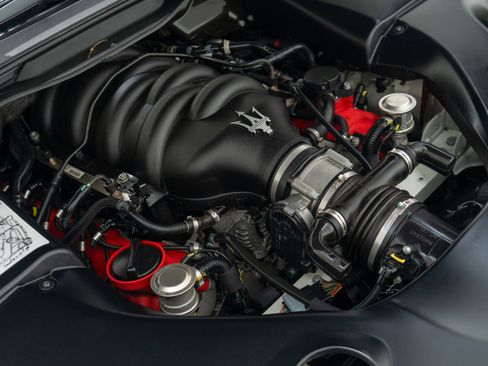 Used 2012 Maserati GranTurismo S image 39