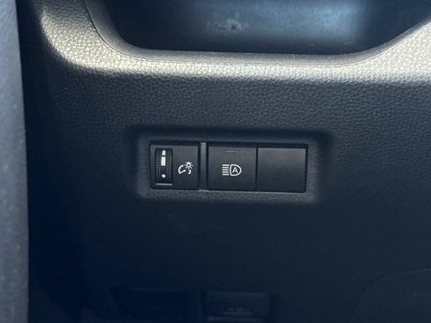 Used 2024 Toyota RAV4 XLE FWD image 39