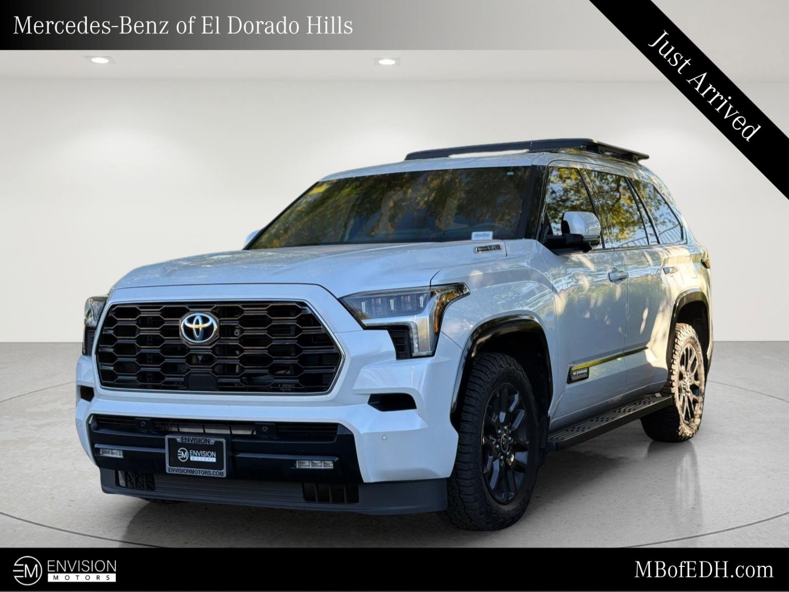 Used 2023 Toyota Sequoia Platinum AWD/4WD image 1
