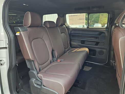 New 2025 Volkswagen ID. Buzz Pro S RWD image 28