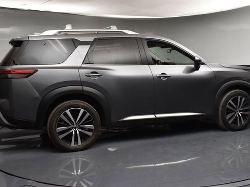 Used 2023 Nissan Pathfinder Platinum AWD/4WD image 6