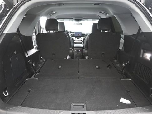 Used 2024 Ford Explorer XLT w/ Equipment Group 202A RWD image 23