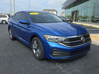 Used 2023 Volkswagen Jetta SE video 1