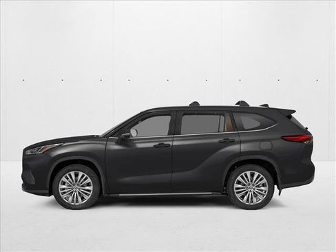 New 2026 Toyota Highlander Platinum image 3