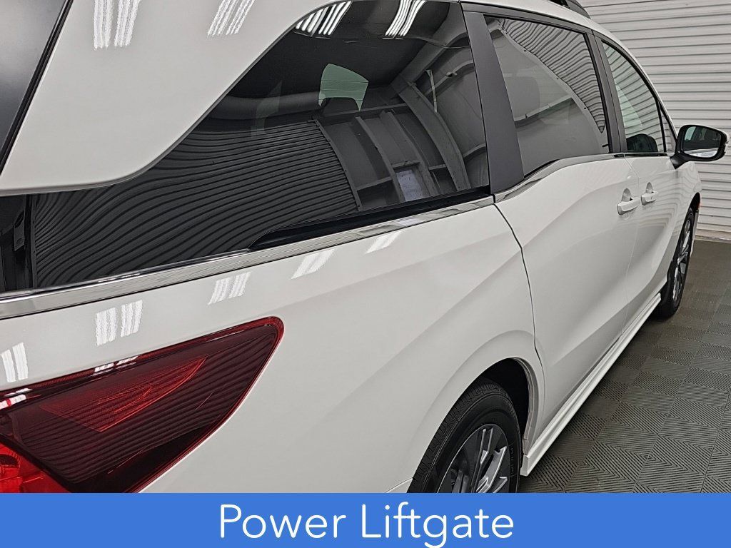 New 2027 Honda Odyssey Touring image 9
