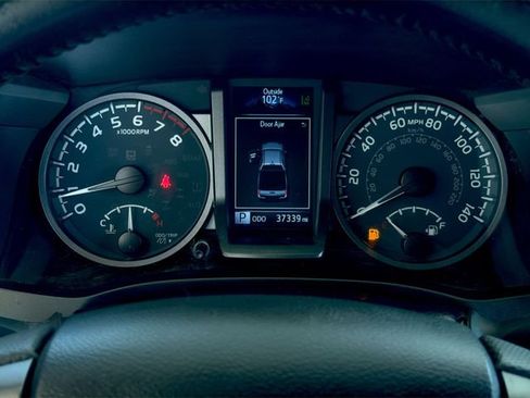 Used 2023 Toyota Tacoma TRD Sport AWD/4WD image 22