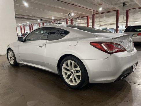 Used 2015 Hyundai Genesis 3.8 image 6