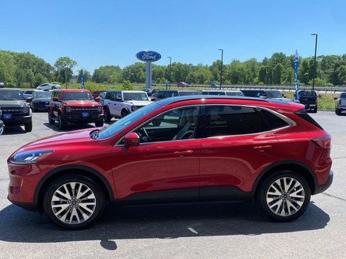 Certified 2022 Ford Escape Titanium w/ Class II Trailer Tow Package AWD/4WD image 4