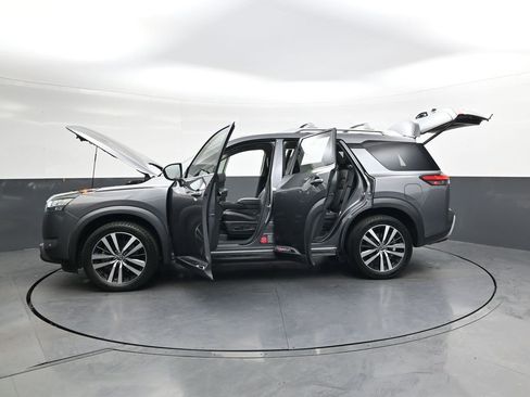 Used 2023 Nissan Pathfinder Platinum w/ Cargo Package image 42