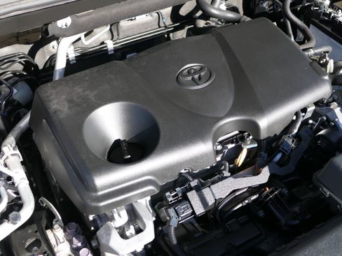 Used 2023 Toyota RAV4 XLE Premium FWD image 30