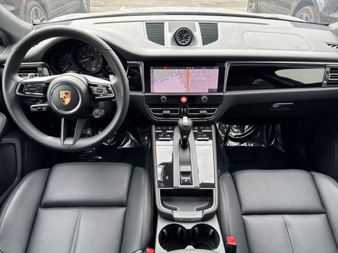 Used 2026 Porsche Macan AWD/4WD image 6